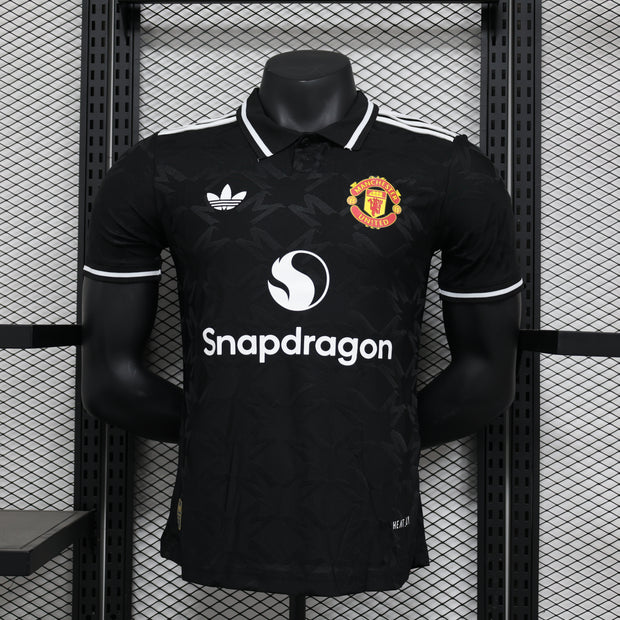 Man Utd. Concept 28 Player Issue Kit