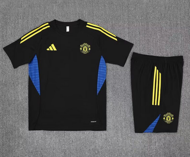 Man Utd. 25/26 Training Shorts Set 4